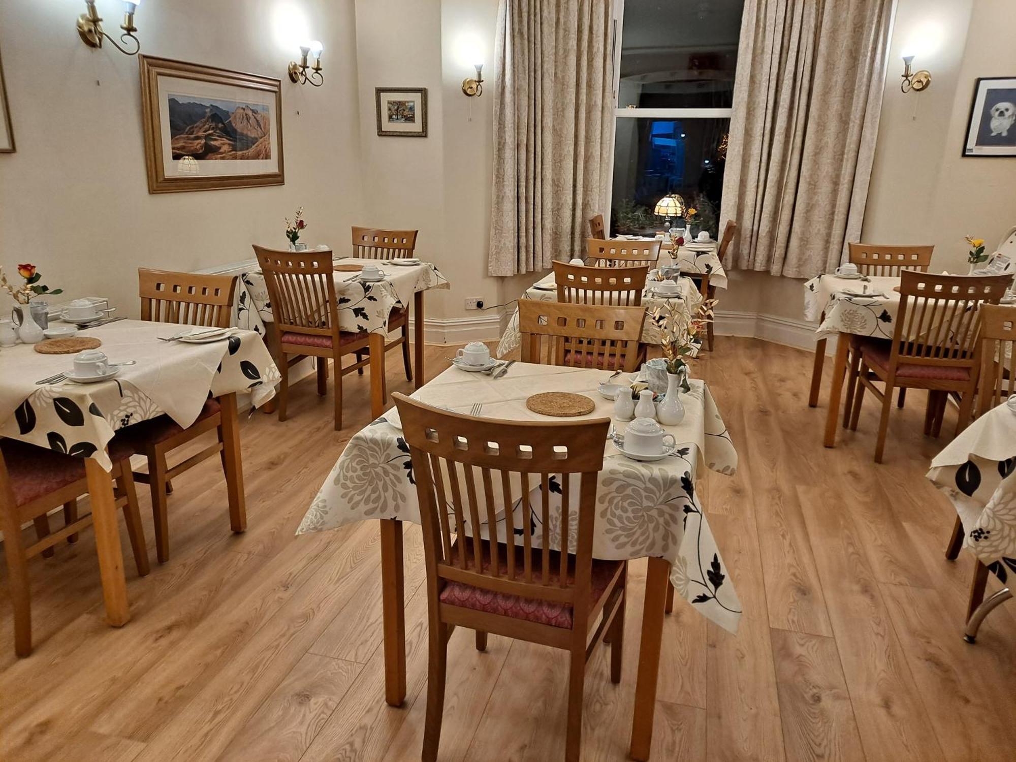 Somerset House B&B Grange-over-Sands Екстериор снимка