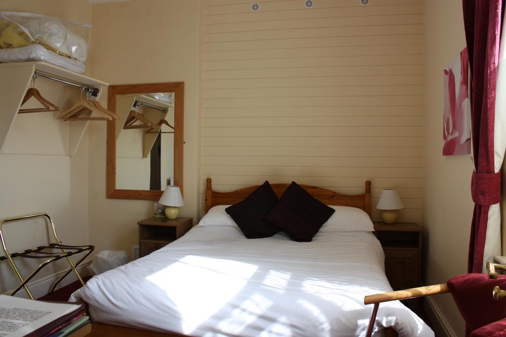 Somerset House B&B Grange-over-Sands Екстериор снимка