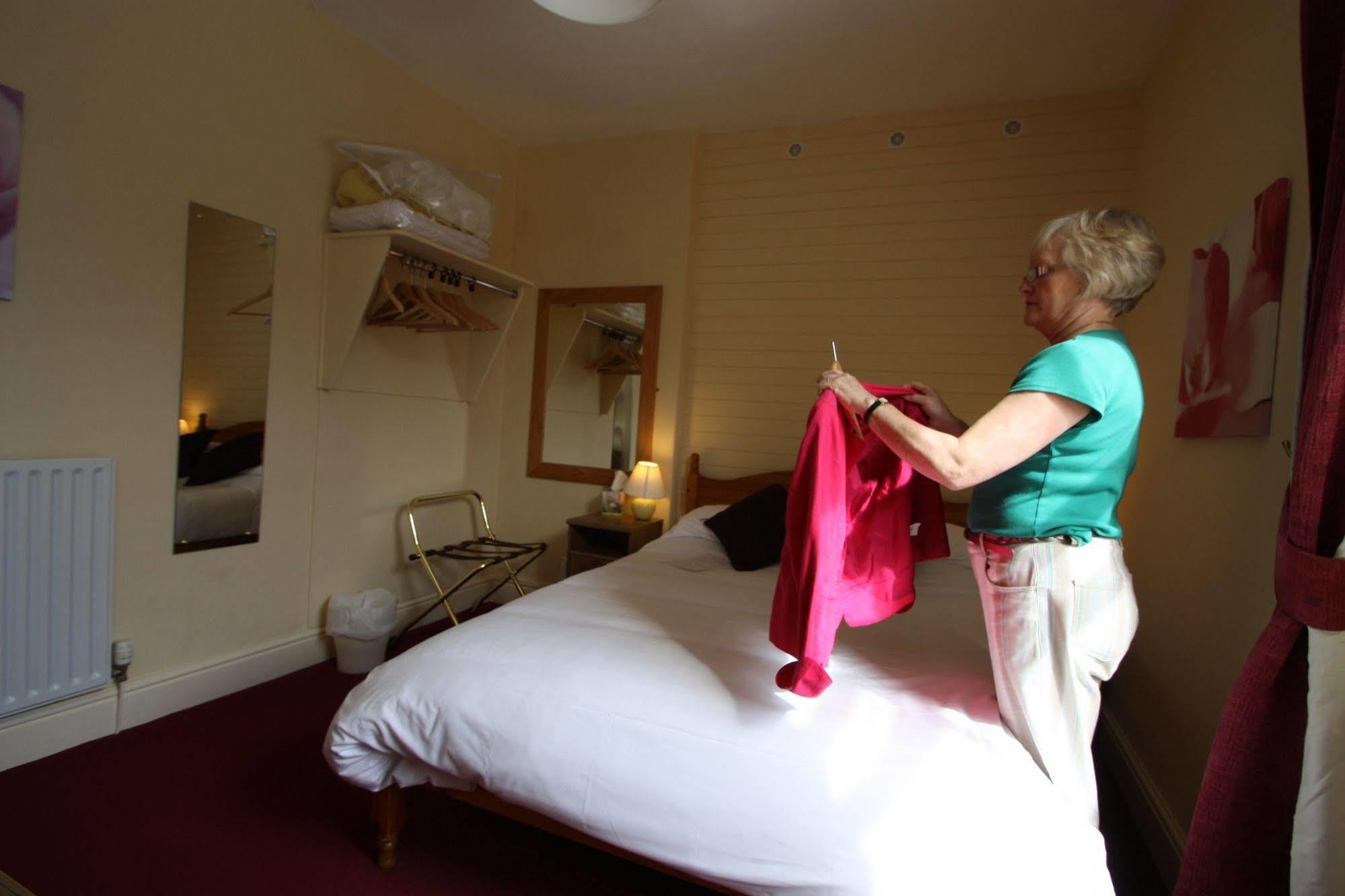 Somerset House B&B Grange-over-Sands Екстериор снимка
