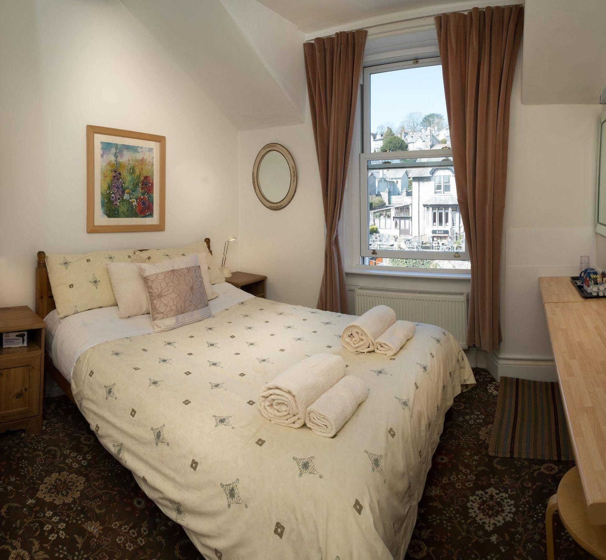 Somerset House B&B Grange-over-Sands Екстериор снимка
